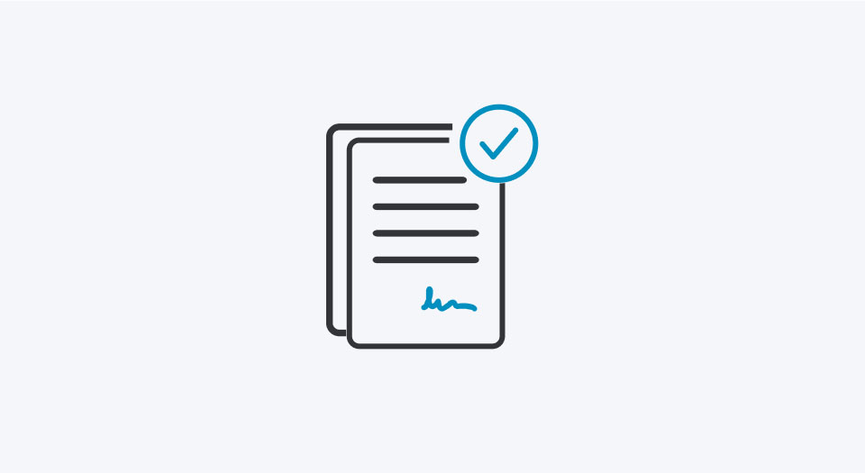 Icon Dokumente mit einem blauen Haken oben in der Ecke