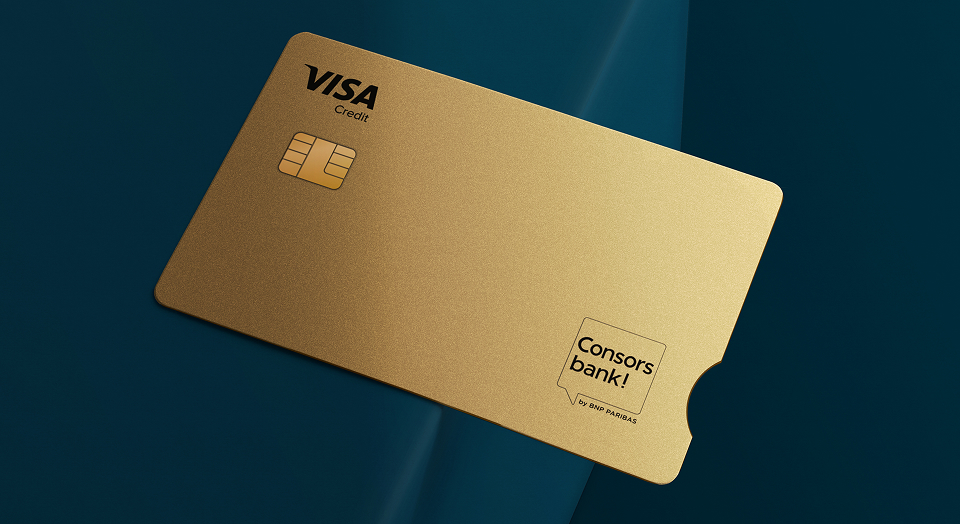 Goldene Visa Card Gold auf dunkelblauem Hintergrund